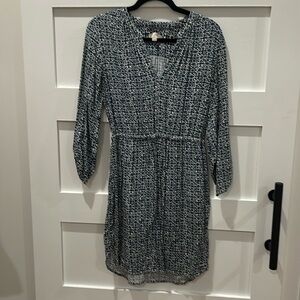 Loft Ann Taylor long sleeve blue and white dress with pattern. Size small